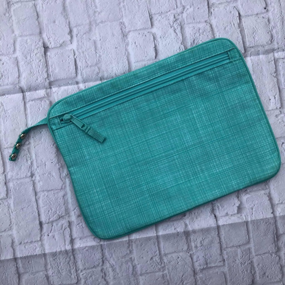 ThirtyOne zip pocket- NEW
